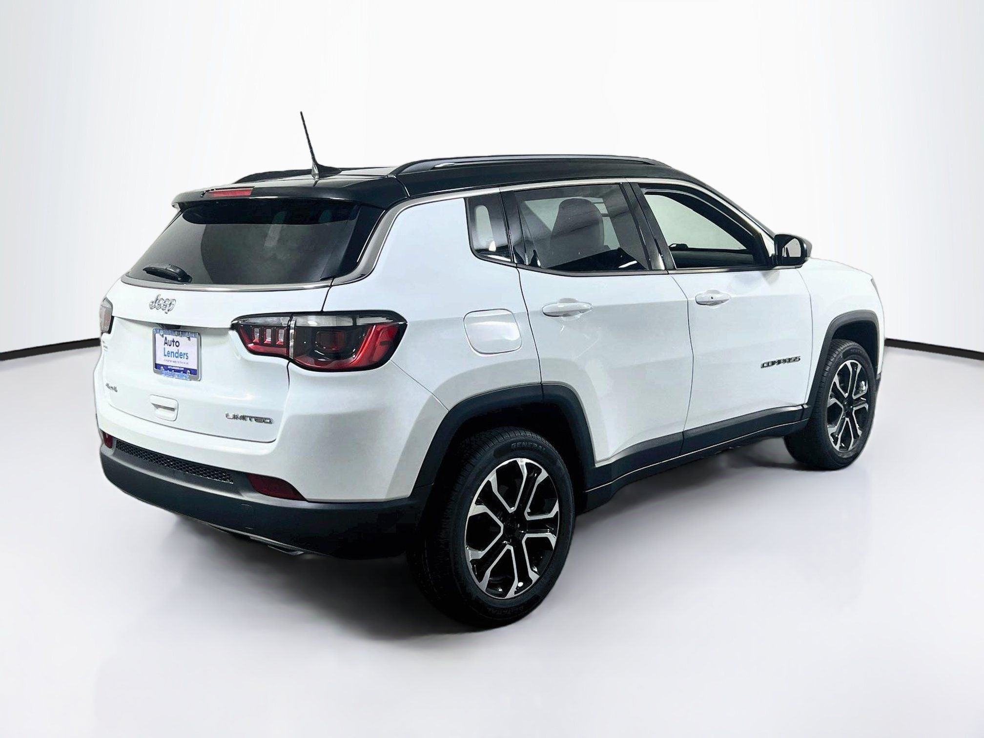 Used 2023 Jeep Compass Limited w/ Sun and Sound Group AWD/4WD image 5