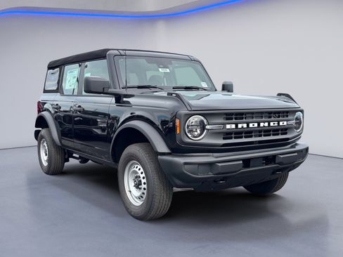New 2025 Ford Bronco 4-Door image 8