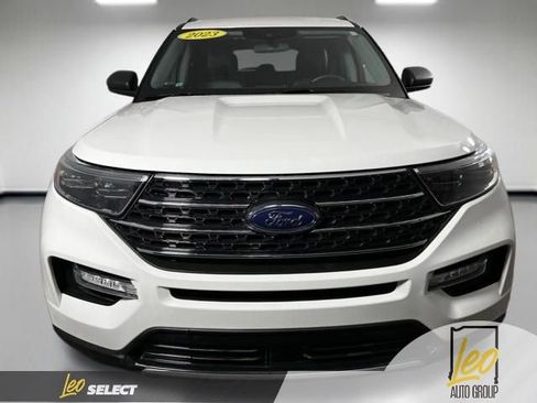 Used 2023 Ford Explorer XLT w/ Equipment Group 202A image 2
