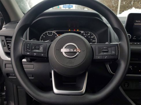 Used 2024 Nissan Rogue S image 13