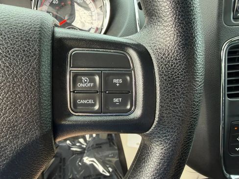 Used 2018 Dodge Grand Caravan SE w/ UConnect Hands-Free Group FWD image 18