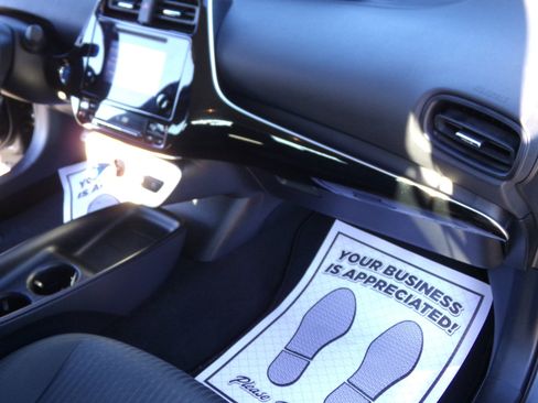 Used 2016 Toyota Prius Two image 17