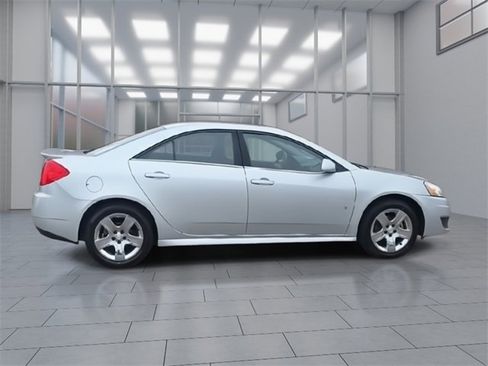 Used 2009 Pontiac G6 Sedan w/ Sport Package 1 image 9