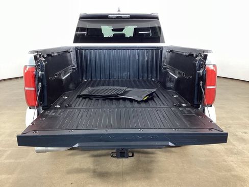 Used 2024 Toyota Tacoma SR5 AWD/4WD image 7
