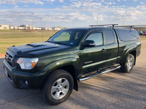 Used 2014 Toyota Tacoma TRD Sport w/ TRD Sport Package image 1