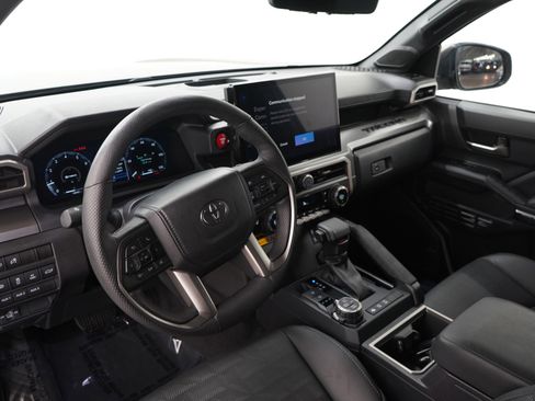 Used 2024 Toyota Tacoma TRD Off-Road image 27