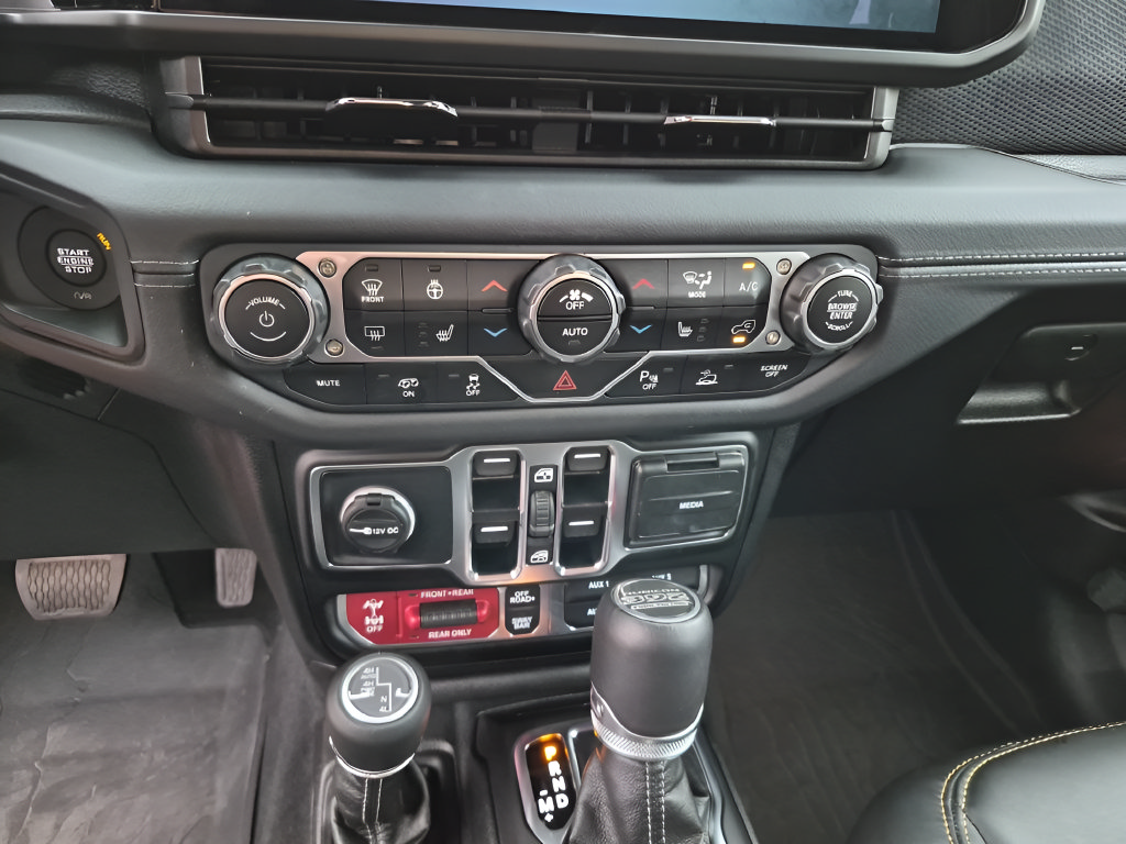Used 2025 Jeep Wrangler Unlimited Rubicon 392 AWD/4WD image 24