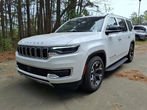 Used 2024 Jeep Wagoneer Series III image 38