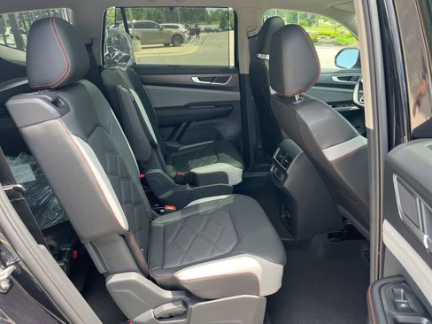 New 2026 Volkswagen Atlas Peak Edition AWD/4WD image 31