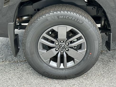 New 2025 Nissan Frontier SV w/ SV Convenience Package image 15