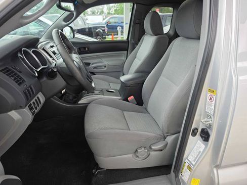 Used 2012 Toyota Tacoma 2WD Access Cab w/ SR5 Pkg image 11