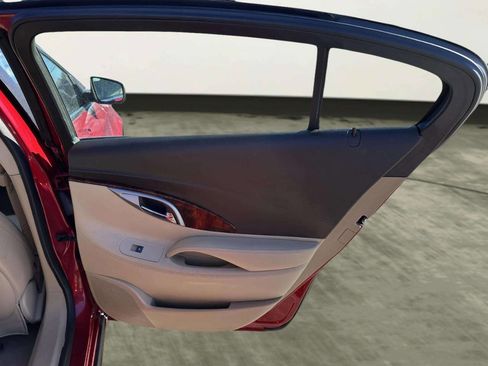 Used 2012 Buick LaCrosse Premium image 17