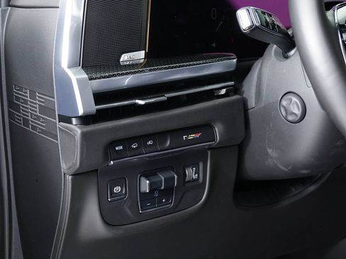 Used 2025 Cadillac Escalade V AWD/4WD image 34