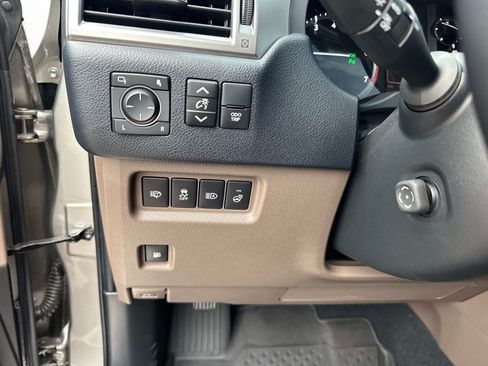Certified 2023 Lexus GX 460 Premium AWD/4WD image 32