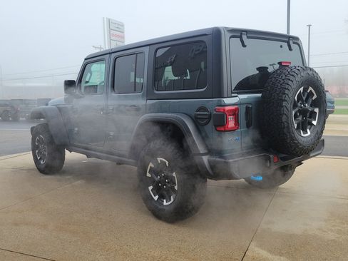 Used 2025 Jeep Wrangler Unlimited Rubicon 4xe w/ Safety Group AWD/4WD image 3