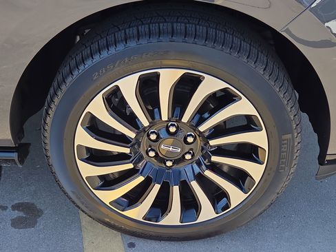 Used 2023 Lincoln Navigator Black Label image 7