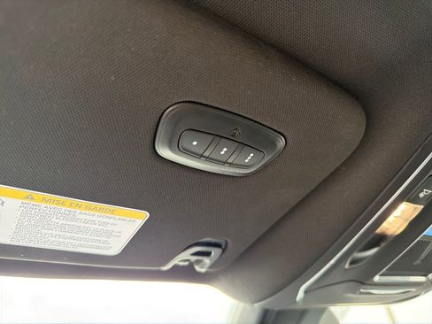Used 2024 Jeep Wagoneer L Series II RWD image 23