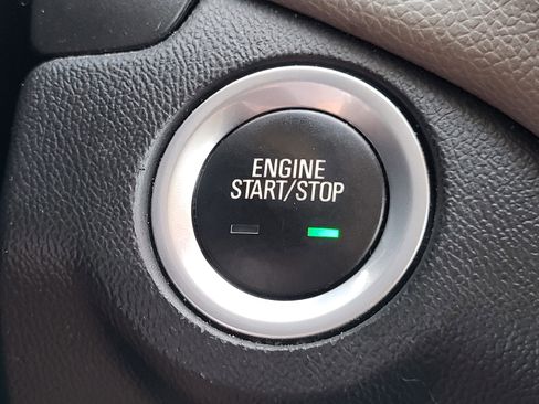 Used 2020 Chevrolet Equinox LS w/ LS Convenience Package image 21