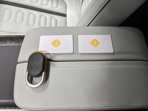 Used 2023 Rivian R1T Adventure image 29