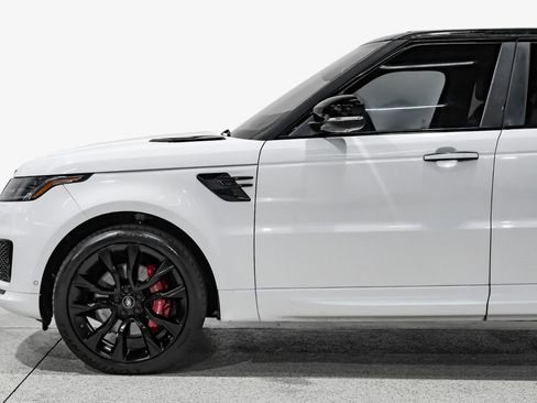 Used 2019 Land Rover Range Rover Sport HST image 9