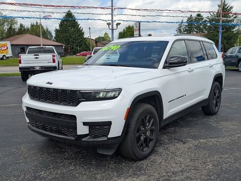 Used 2024 Jeep Grand Cherokee L Altitude AWD/4WD image 3