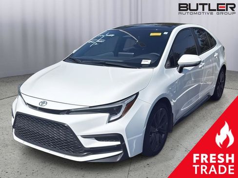 Used 2025 Toyota Corolla SE w/ Convenience Package FWD image 1