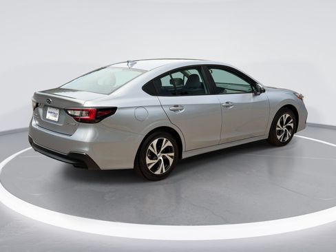 Used 2025 Subaru Legacy Premium AWD/4WD image 9