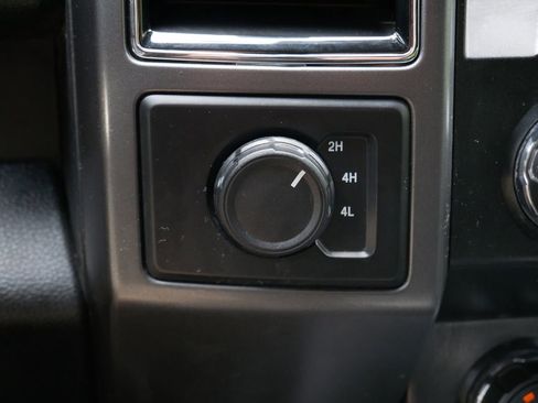 Certified 2019 Ford F150 XLT w/ Equipment Group 302A Luxury AWD/4WD image 25