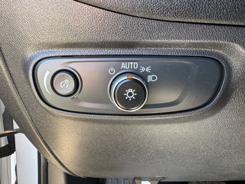 Used 2023 Chevrolet Equinox LT AWD/4WD image 18