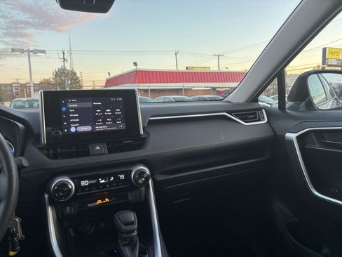 Used 2025 Toyota RAV4 LE image 34