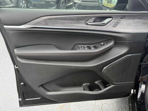 New 2025 Jeep Grand Cherokee Overland w/ Luxury Tech Group IV image 6