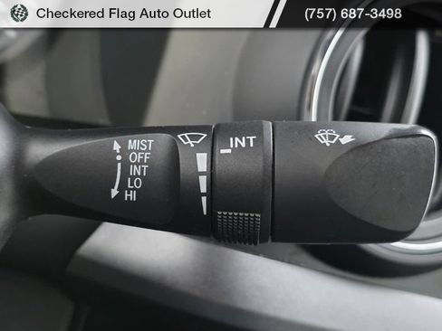 Used 2016 Toyota Tacoma TRD Sport image 29