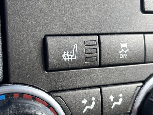 Used 2015 Land Rover LR4 HSE LUX image 25