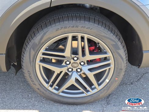 New 2026 Ford Explorer ST w/ Sun And Sound Package image 5