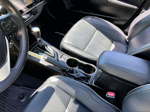 Used 2018 Toyota Corolla XLE FWD image 13
