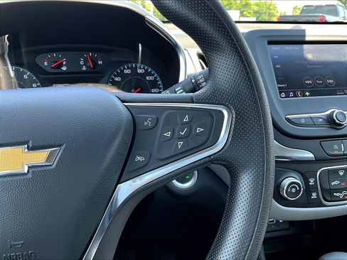 Used 2024 Chevrolet Equinox LS w/ Midnight Edition FWD image 12