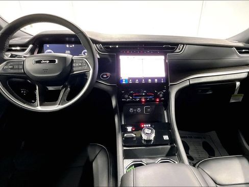 New 2025 Jeep Grand Cherokee Limited image 9