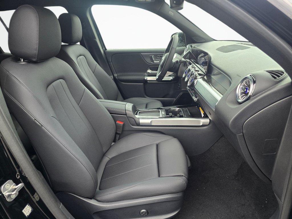 New 2026 Mercedes-Benz GLB 250 4MATIC image 24