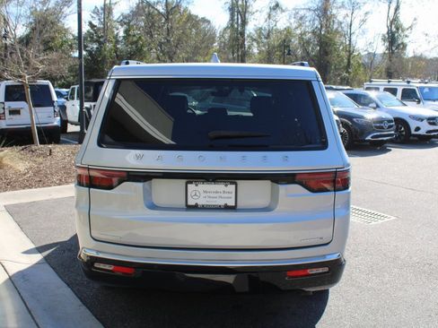 Used 2022 Jeep Wagoneer Series II image 6