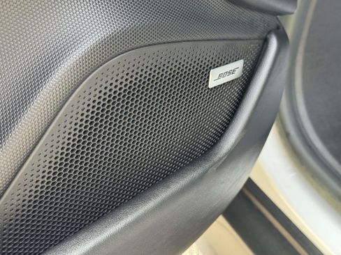 Used 2023 Porsche Taycan RWD image 18