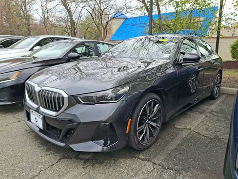 Used 2025 BMW 530i xDrive w/ M Sport Package AWD/4WD image 3