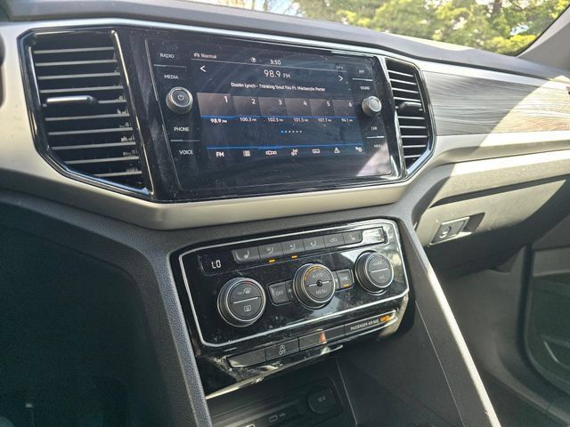 Used 2023 Volkswagen Atlas Cross Sport SE AWD/4WD image 18