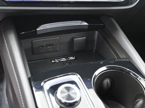 Used 2025 Buick Envision Preferred AWD/4WD image 20