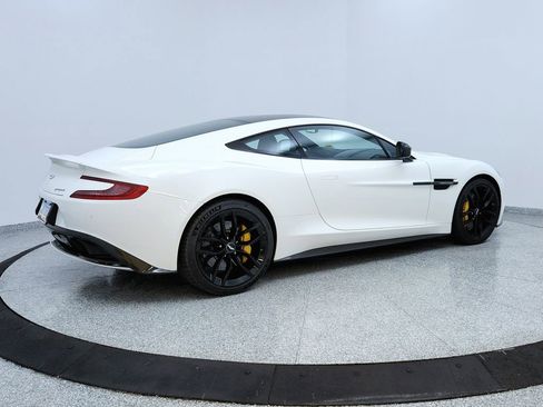 Used 2015 Aston Martin Vanquish Coupe image 44