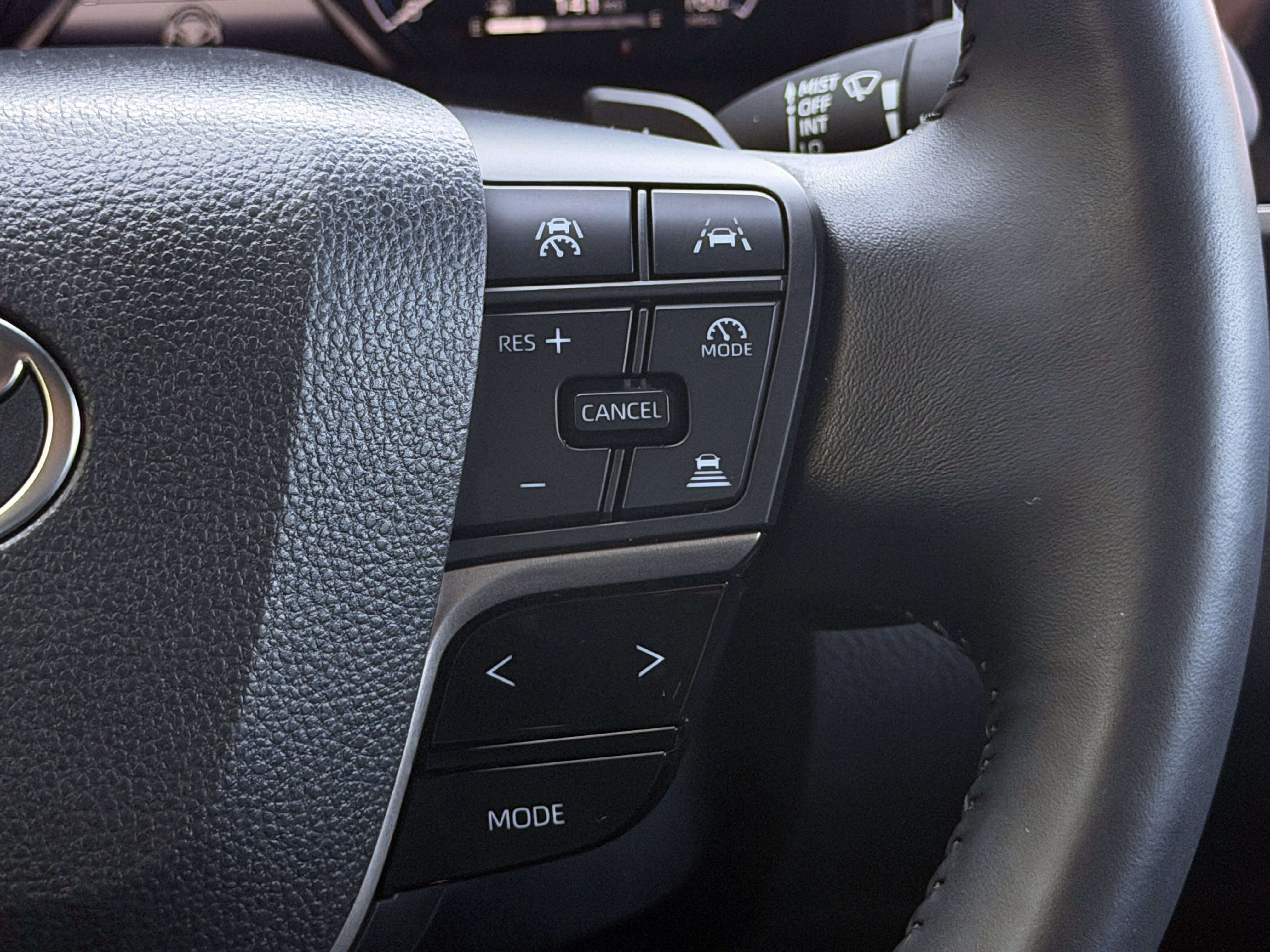 Used 2025 Toyota Camry XSE FWD image 34