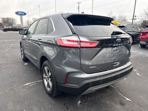 Used 2024 Ford Edge SEL w/ Convenience Package image 9