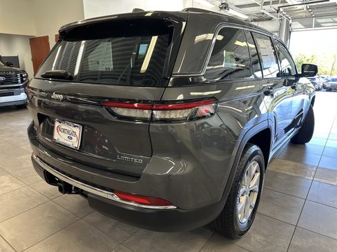 Used 2022 Jeep Grand Cherokee Limited w/ Trailer Tow Prep Group (B) image 14