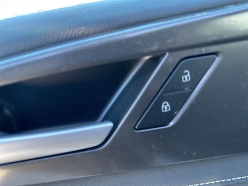 New 2026 Volkswagen Taos SE AWD/4WD image 15