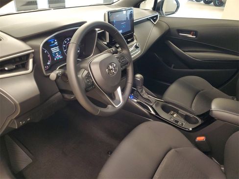 Used 2025 Toyota Corolla SE image 15