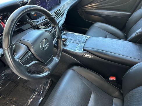 Used 2022 Lexus LS 500 w/ Cold Weather Package (CK) RWD image 10